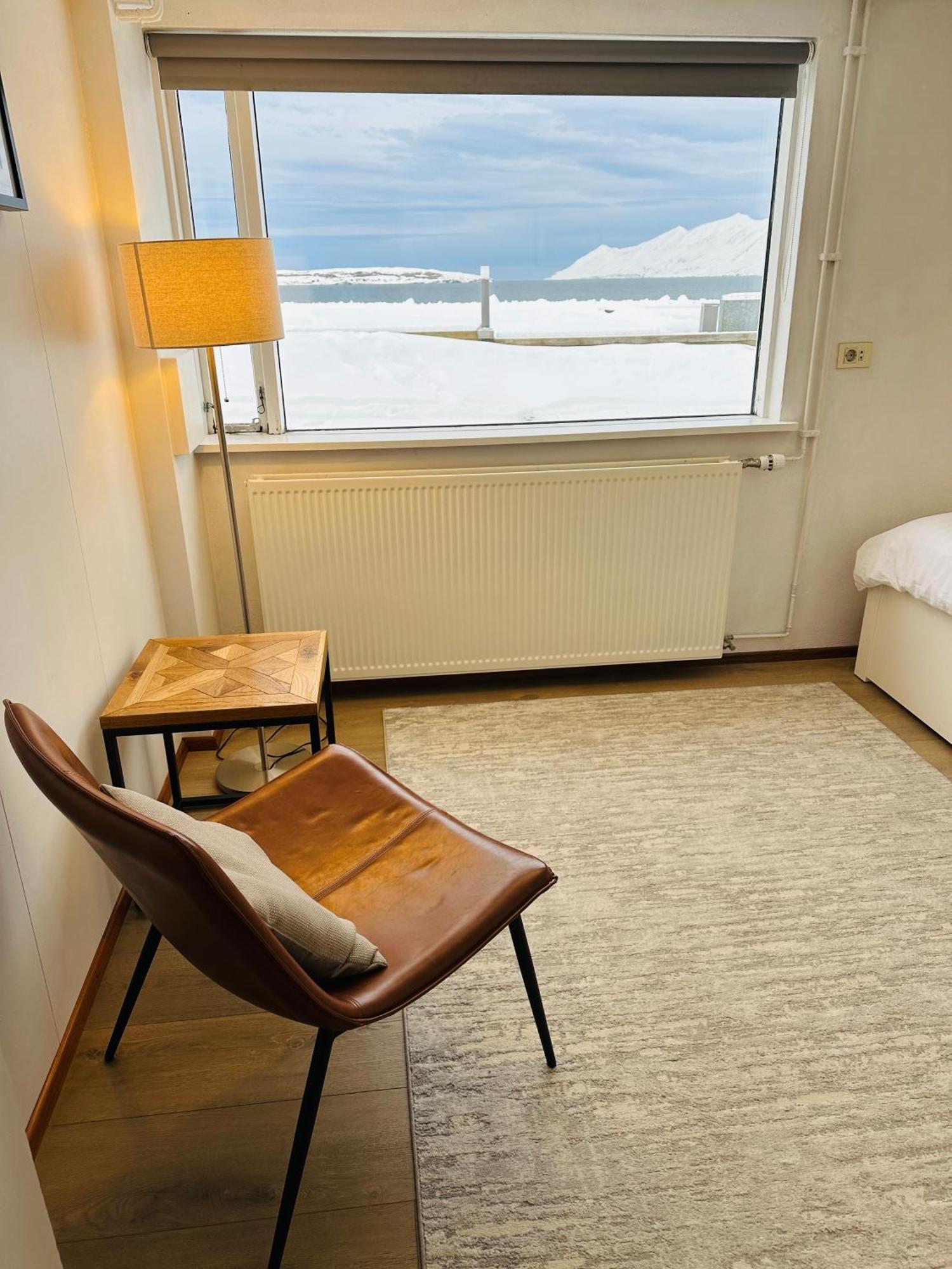 Waterfront Fjord House Hotel Arskogssandur Room photo